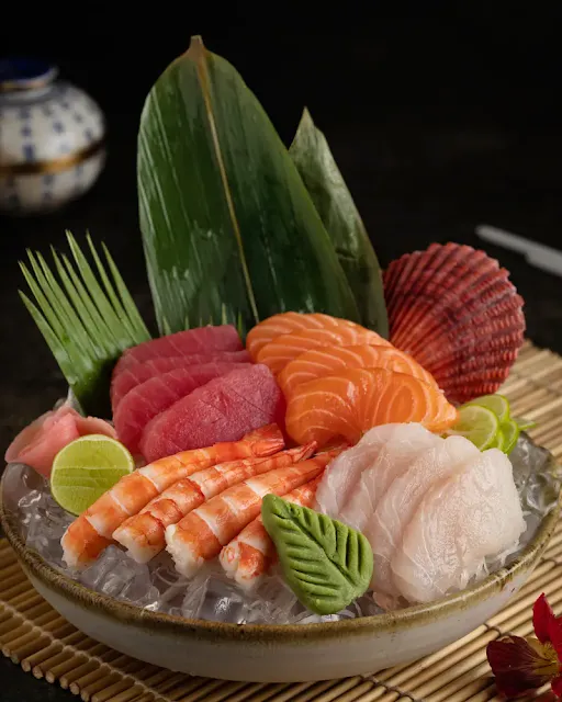 Sashimi Platter (16 pcs)