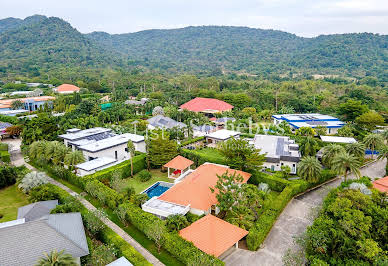 Maison avec piscine et jardin 3