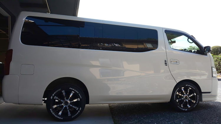 NV350キャラバンの原因不明の病・ナスカーからパラダ・とりあえず様子見・タイヤ交換に関するカスタム事例の投稿画像3枚目