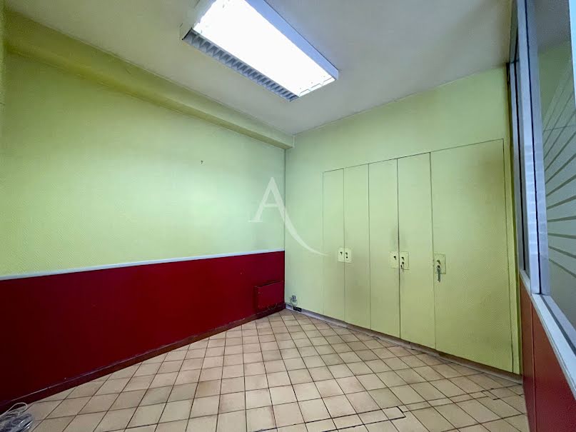 Location  locaux professionnels 2 pièces 80 m² à Albi (81000), 985 €