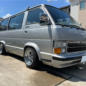 ハイエースバン YH50V