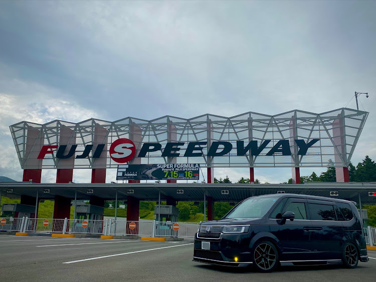 ステップワゴンスパーダのKUHL & VRARVA 大感謝オフ会・富士スピードウェイ・KUHL・KUHLオフ会に関するカスタム事例の投稿画像1枚目