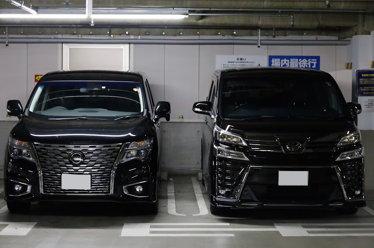 ヴェルファイアのエルグランド・オデッセイ・LLクラスミニバンコラボ・宿命のライバル車コラボに関するカスタム事例の投稿画像2枚目