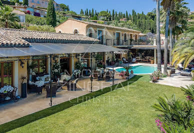 Villa avec piscine et terrasse 12