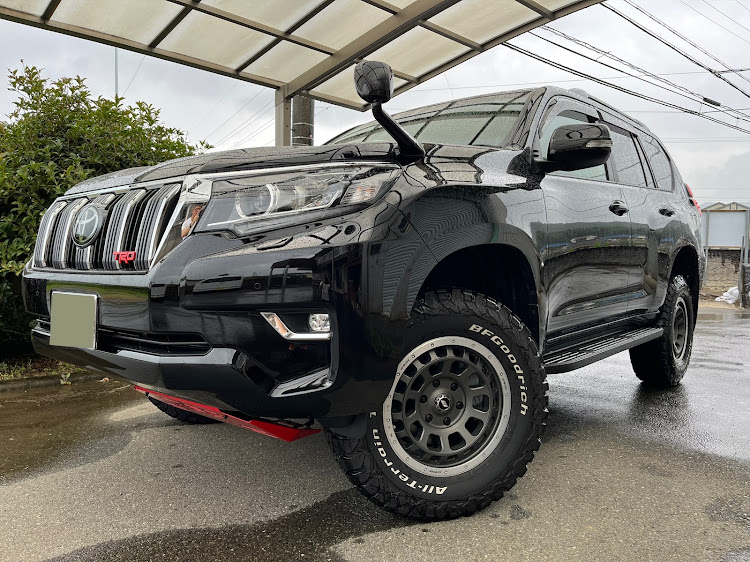 ランドクルーザープラドのTRD・プラド150後期・真横ショットに関するカスタム事例の投稿画像1枚目