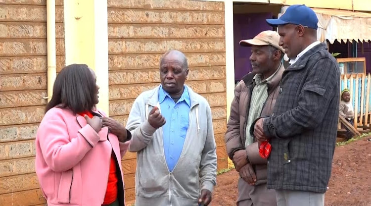 Karumandi MCA-elect Caroline Wanjiku Muriithi interacts with residents.