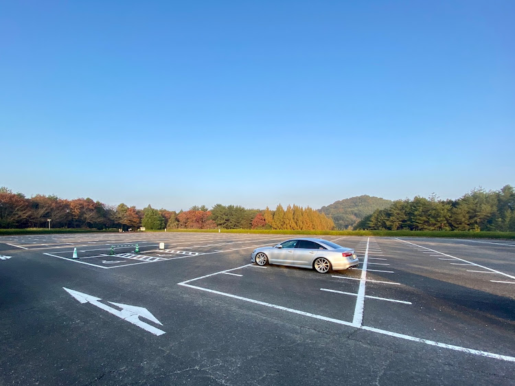 A6 セダンの紅葉ドライブ・満濃池・香川用水記念公園・イベント・撮影会に関するカスタム事例の投稿画像4枚目