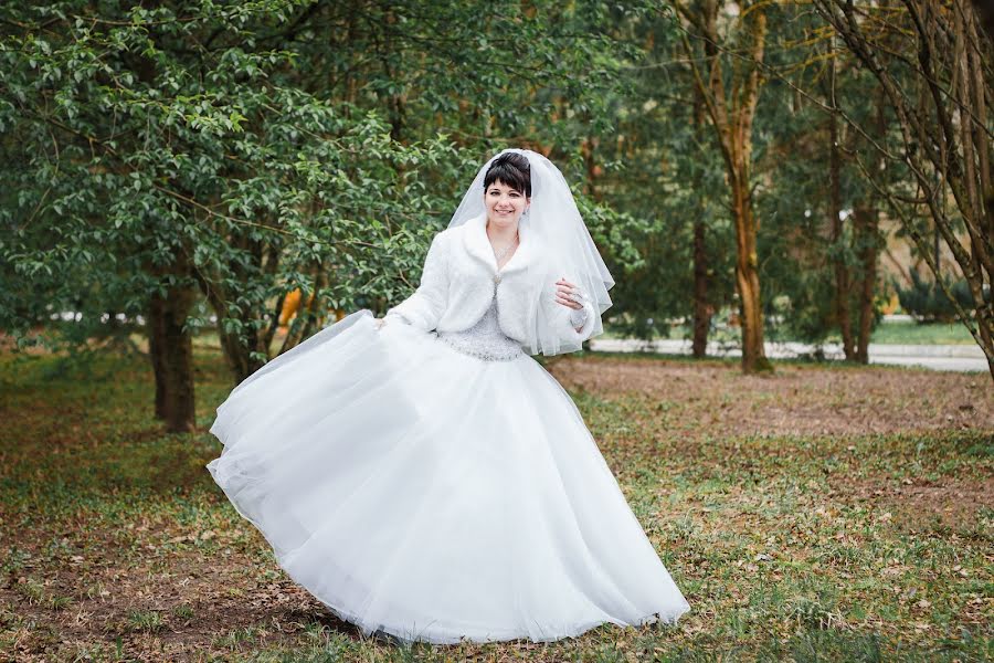 Fotógrafo de casamento Yuliya Yanovich (zhak). Foto de 23 de abril 2017