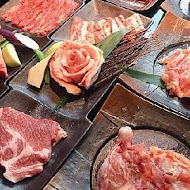 碳佐麻里燒肉和食