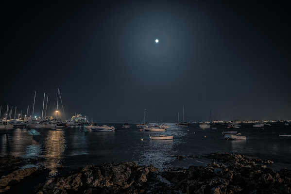 Harbour at Night di Andrea Frigo