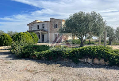 Villa with pool and terrace 2