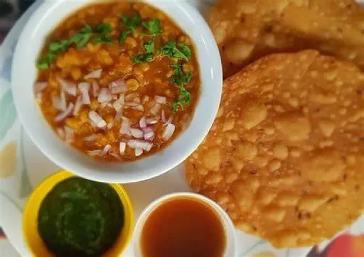 Ghugni Kachori