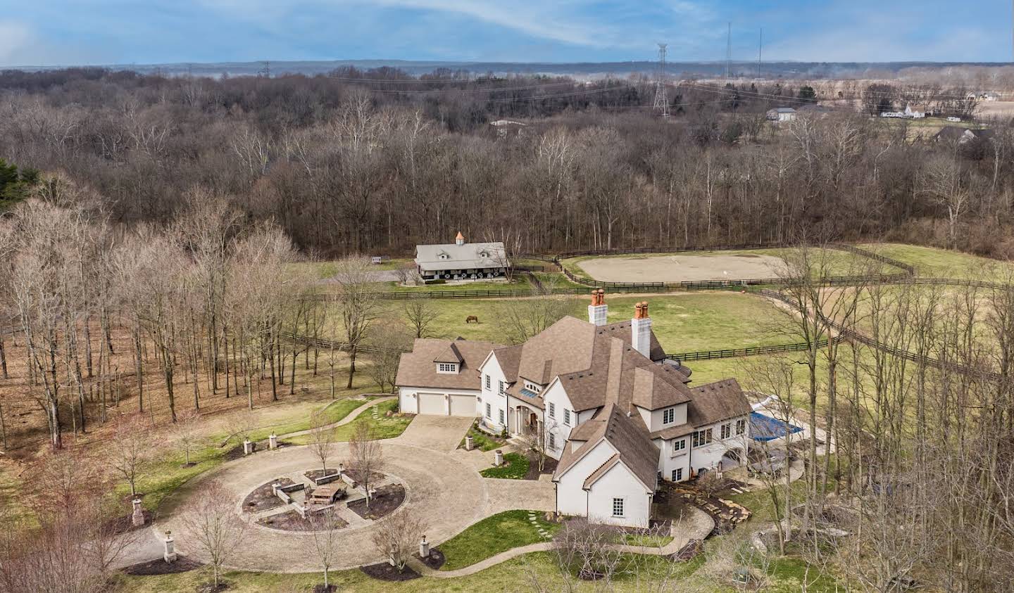 House with pool and terrace Bargersville