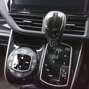 エスクァイア ZRR80G