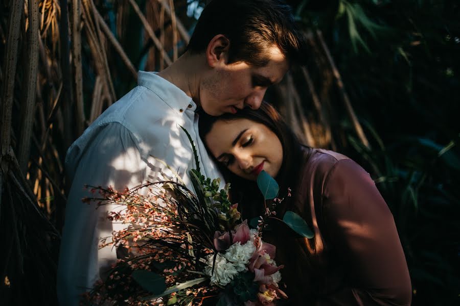 Fotógrafo de casamento Marie Filonenko (brushandfeathers). Foto de 3 de julho 2019