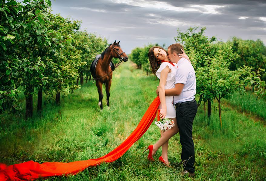 Svadobný fotograf Evgeniya Pavlyuchkova (jennie). Fotografia publikovaná 20. júna 2016