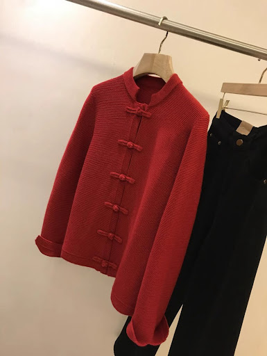 Title 18, New Chinese Red Style Buckle Knitted Cardigan S...