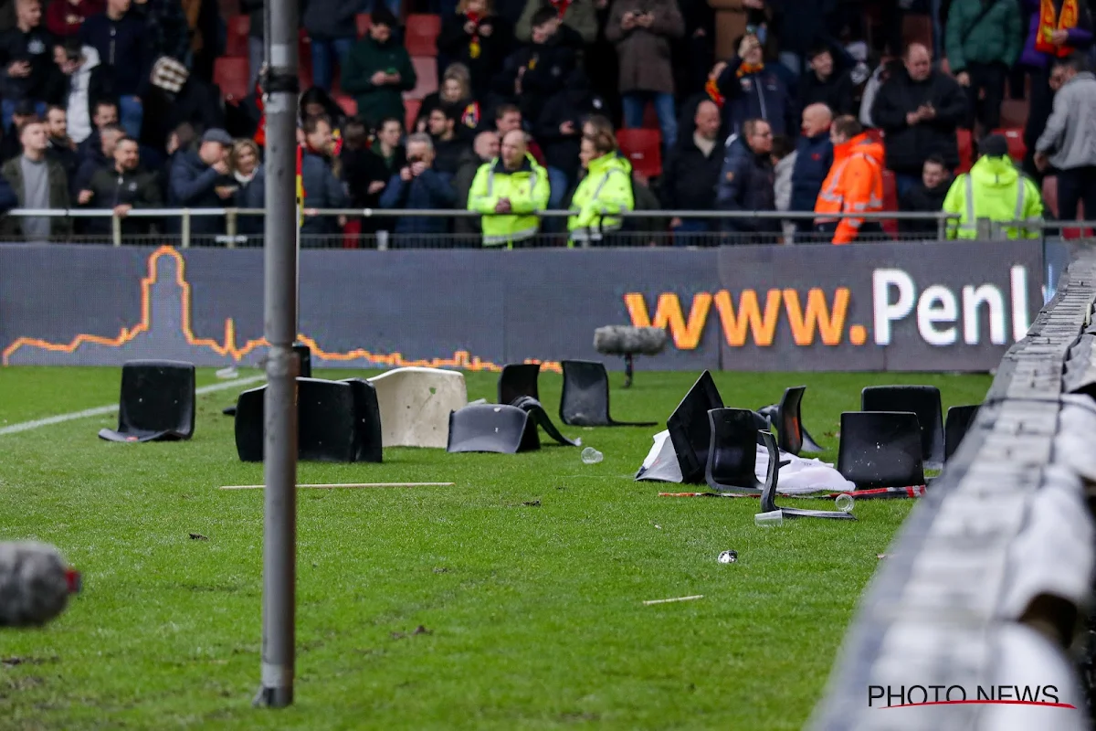 Waanzinnige beelden in Go Ahead Eagles-Twente: match stilgelegd nadat beide supportersgroepen stadion afbreken