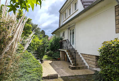 House with garden and terrace 5