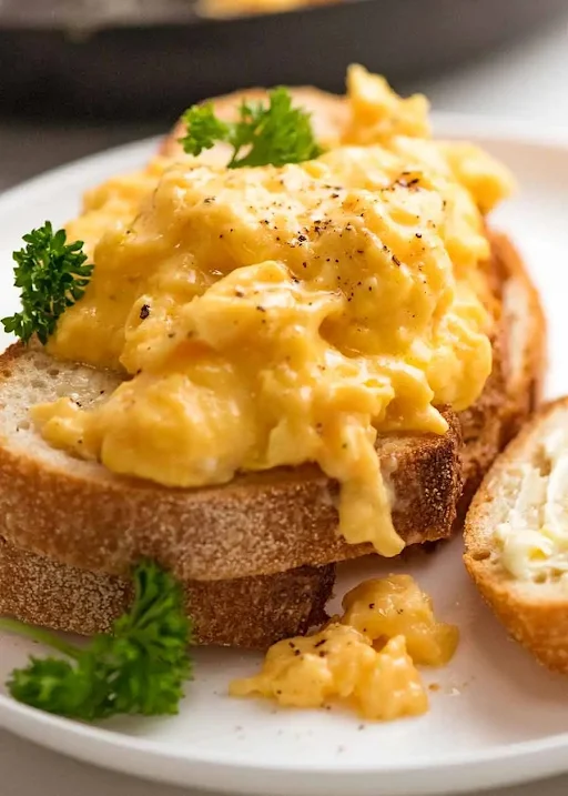 Scrambled Egg (With 2 Slices Of Garlic Bread And Potato Wedges)