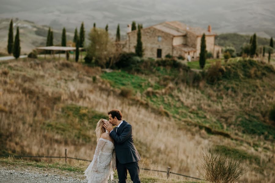 Wedding photographer Alessandro Morbidelli (moko). Photo of 10 October 2019