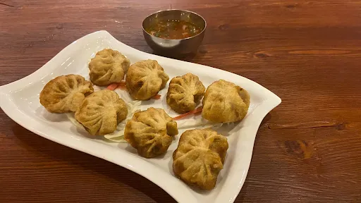 Veg Fried Momos [8 Pieces]