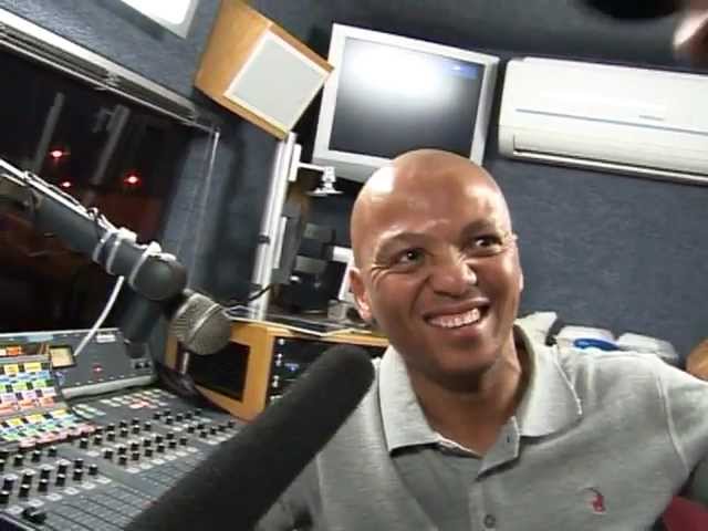The SABC’s Umhlobo Wenene FM has removed breakfast show host Phiwe Nozewu.