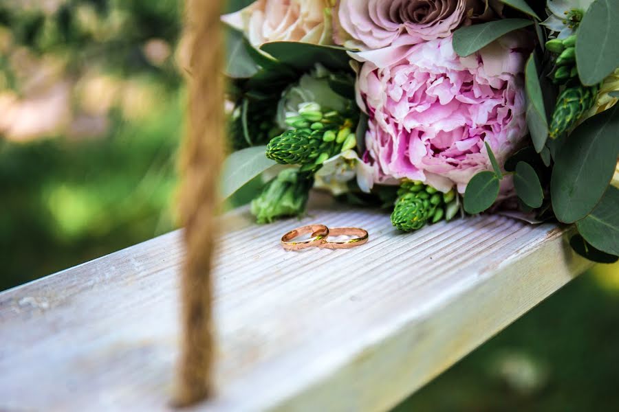 Fotografo di matrimoni Arina Borodina (aren09). Foto del 20 settembre 2019