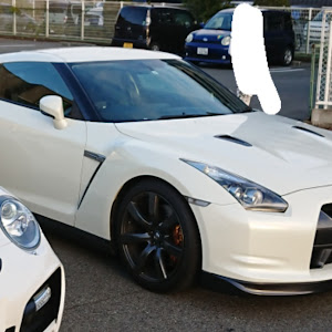 NISSAN GT-R R35