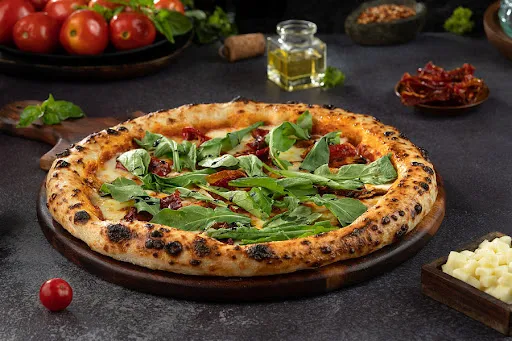 Naples - Sundried Tomato & Rocket Pizza