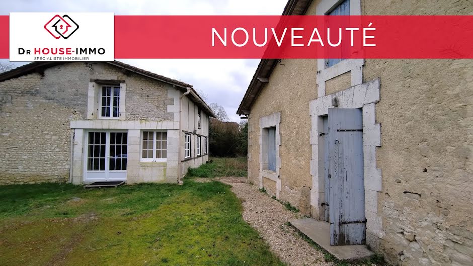 Vente maison 6 pièces 153 m² à Chalais (16210), 125 000 €