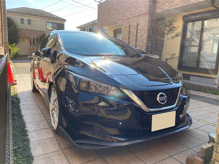 リーフのウォータースポット除去・洗車・バリアスコート・激落ちくんに関するカスタム事例の投稿画像1枚目