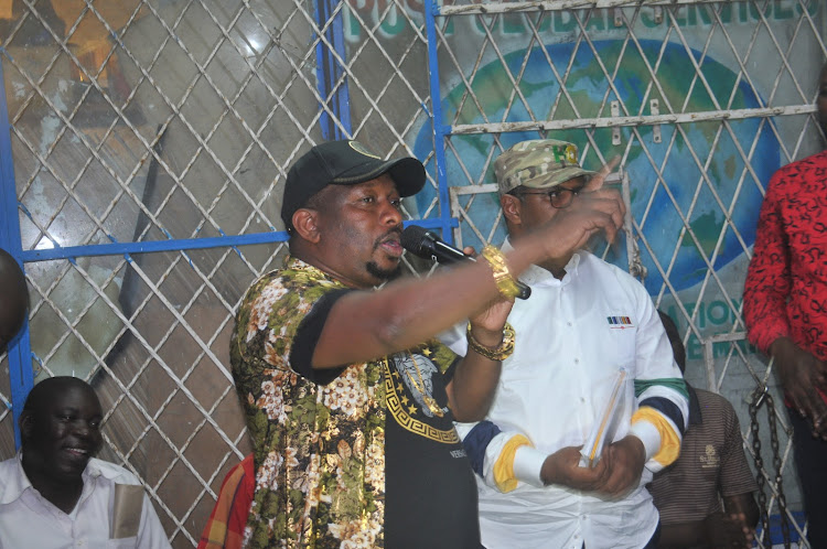 Former Nairobi governor Mike Sonko and UDA Mombasa governor candidate Hassan Omar during a meeting at Bunge La Wananchi at Polana in Mombasa on Tuesday.