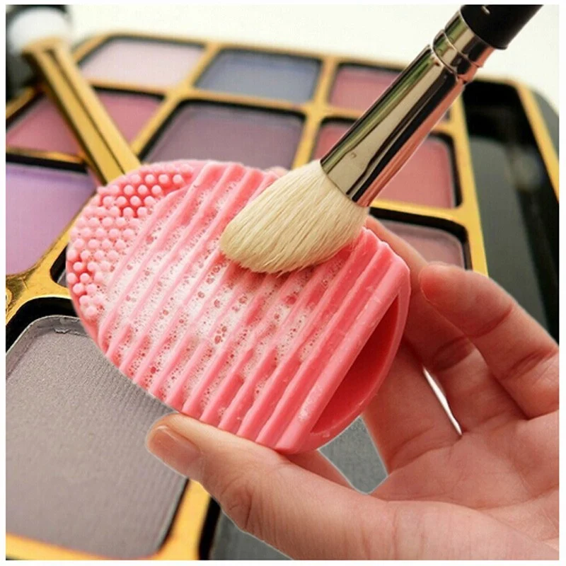 Brosse Light Board en gel de silice pour nettoyer les œufs et la peau. Outil de nettoyage en silicone en forme d'œuf. Produits de beauté.