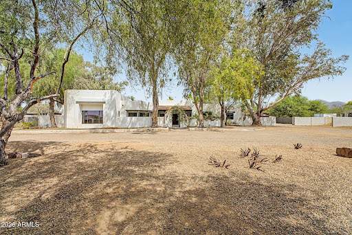 House with pool and terrace 5