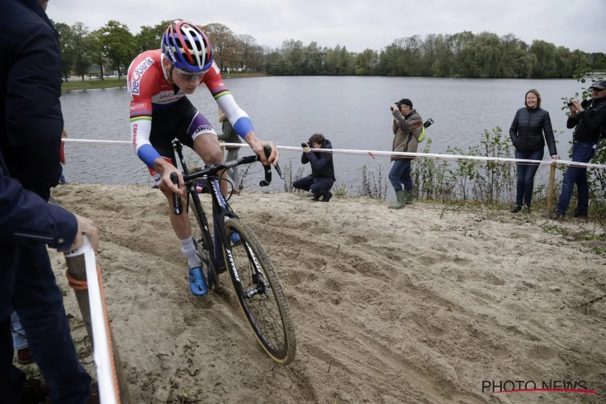 ?  Hier komt dominante Mathieu van der Poel wel érg goed weg bij onoplettende fan