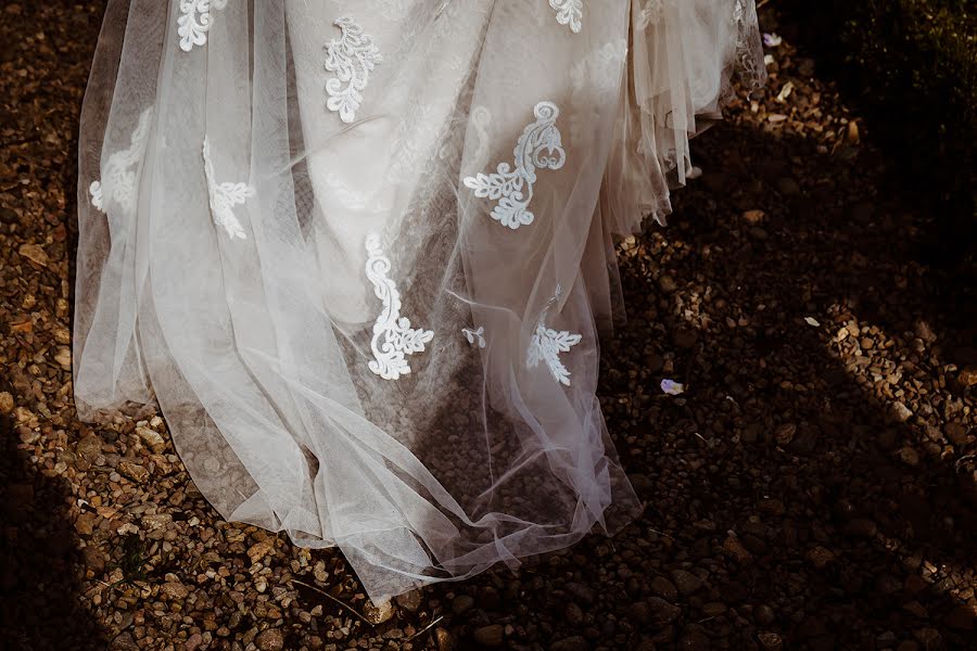 Wedding photographer Emily Buchan (threewordstory). Photo of 31 August 2019