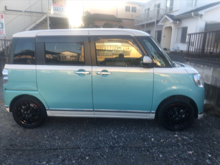 ムーヴキャンバスのホイール交換・来年もよろしくお願いしますに関するカスタム事例の投稿画像2枚目