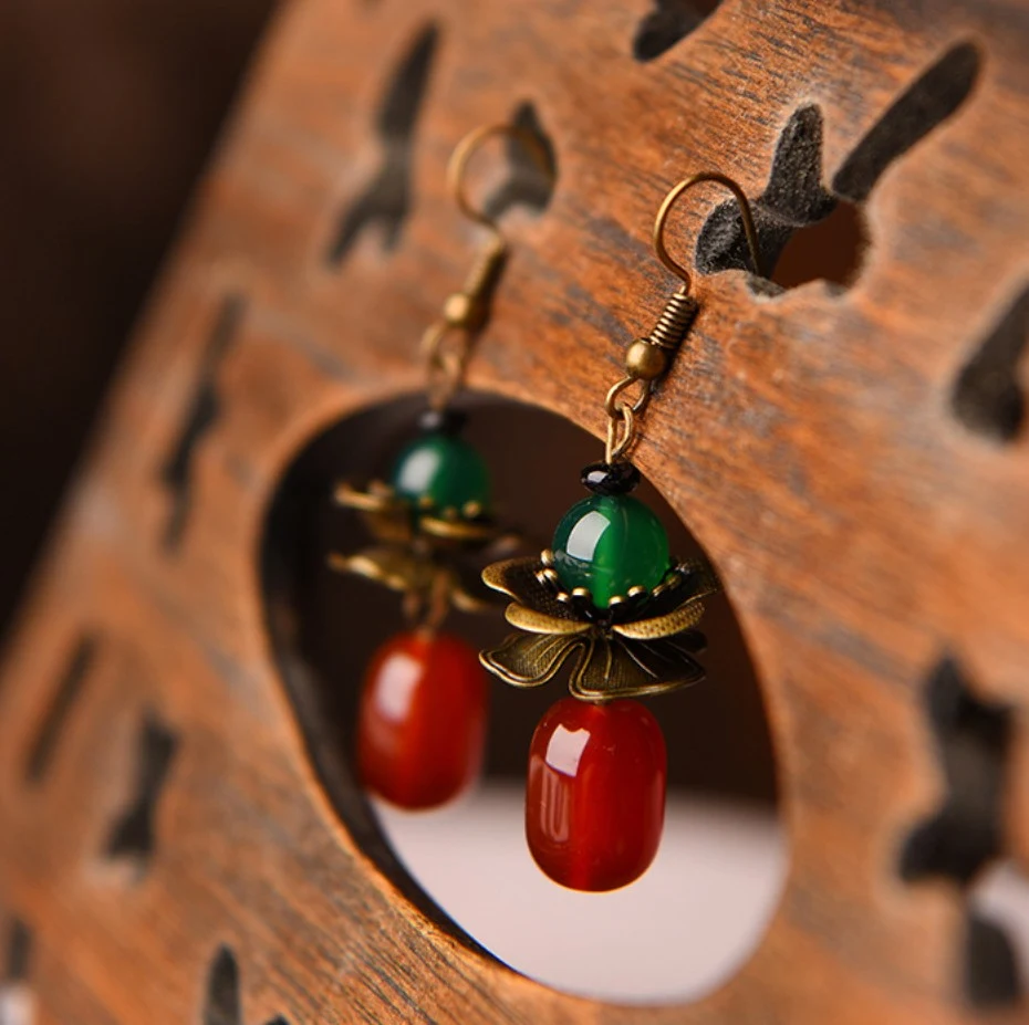 Ethnic style retro graceful earrings, adding elegance and charm. These earrings are perfect for any occasion, enhancing 
