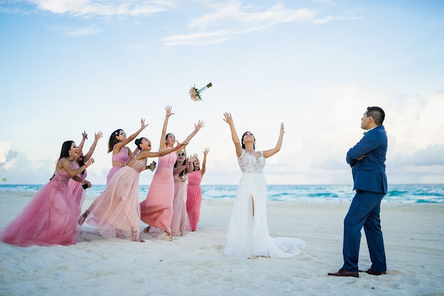 Wedding photographer Luis Tovilla (loutovilla). Photo of 13 December 2019