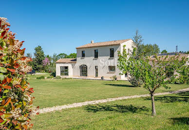 Maison avec piscine et terrasse 9