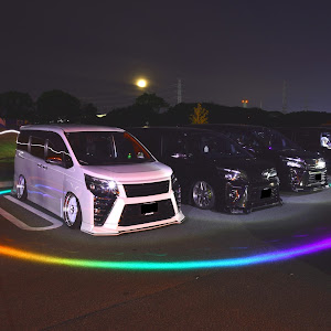 ヴォクシー ZRR80W