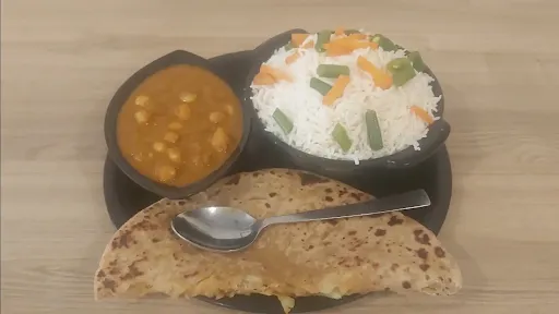 Aloo Paratha With Veg Pulao And Dal Tadka [1 Portion]