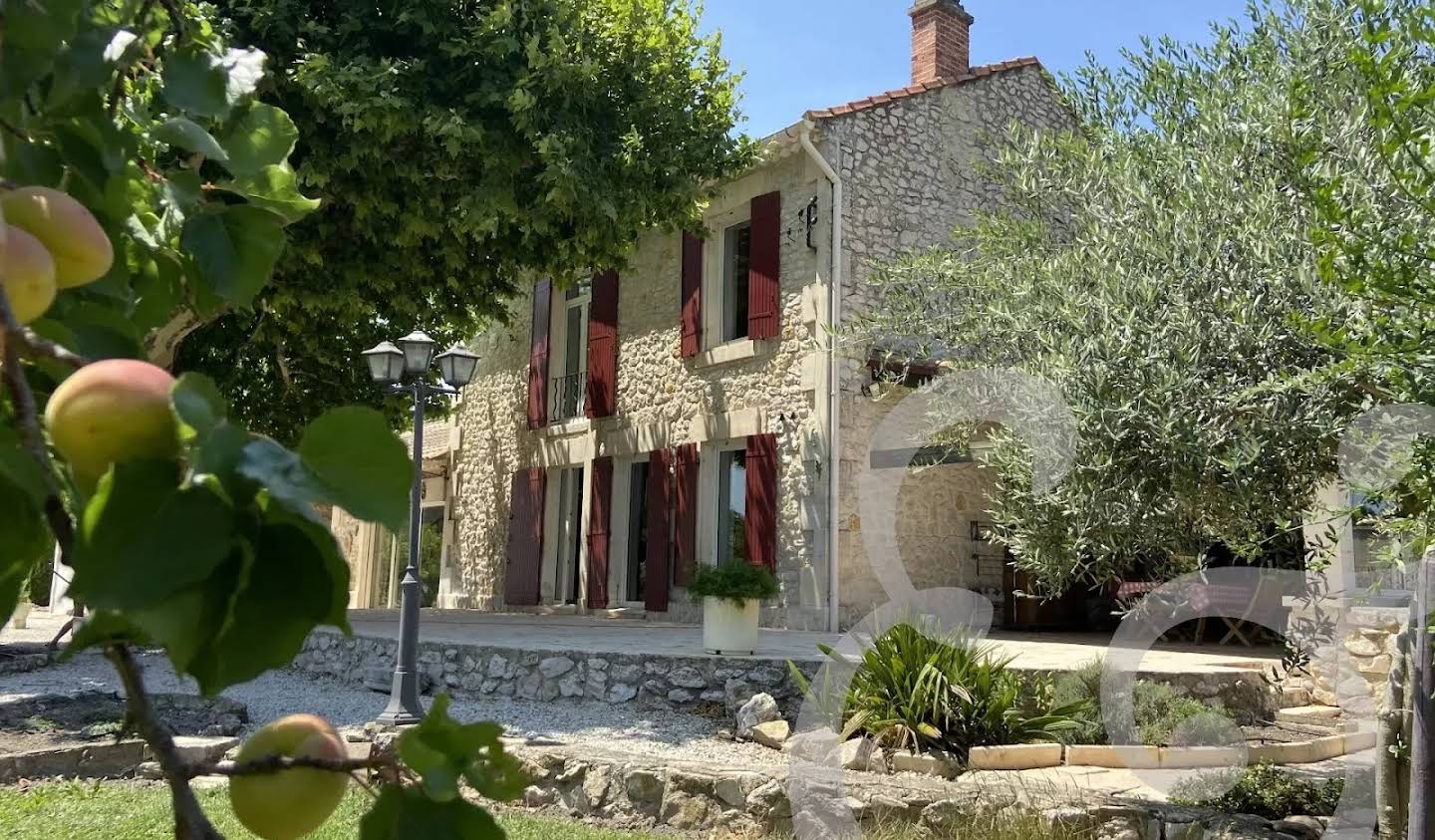 Property with pool and garden Saint-Andiol