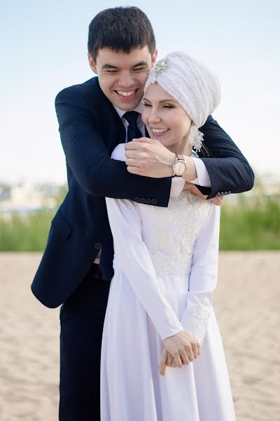 Wedding photographer Nargiza Latypova (photovruki1). Photo of 11 October 2017