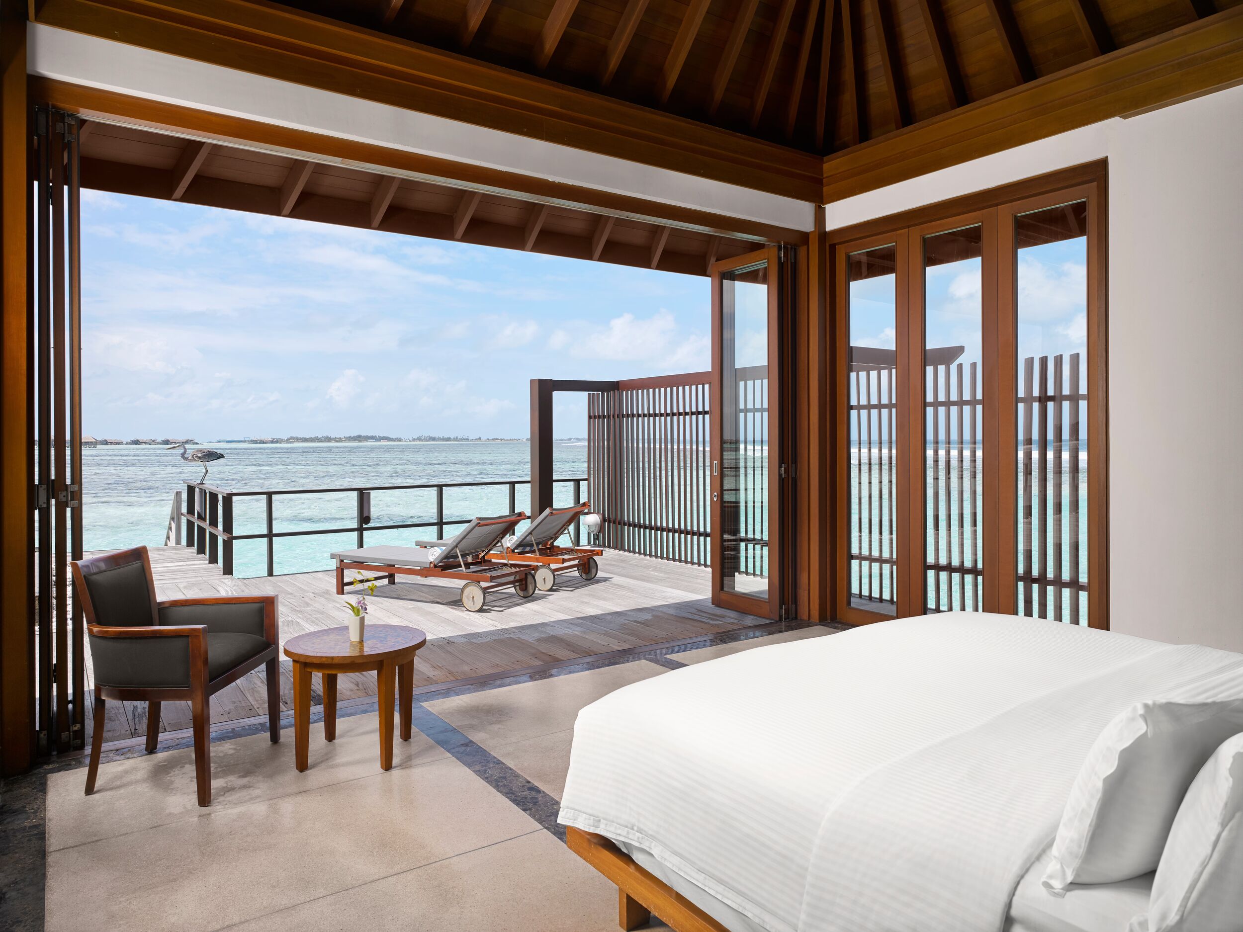 Villa-Nautica-Two-Bedroom-Ocean-Suite-with-Pool-Bedroom-Large.jpg