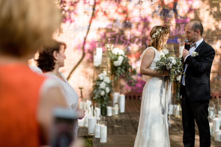 Fotógrafo de casamento Tatyana Andreychuk (andrei4uk). Foto de 27 de agosto 2017