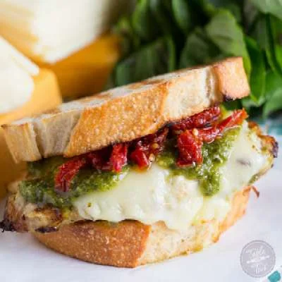 Roasted Pesto Chicken & Tomatoes Sandwich