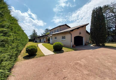 House with pool and terrace 3