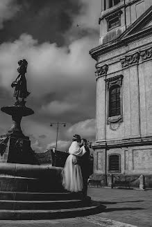 Fotografo di matrimoni Verita Dolgos (blackrainphoto). Foto del 30 marzo 2021